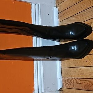 Sleek Black Heeled Boots for Women